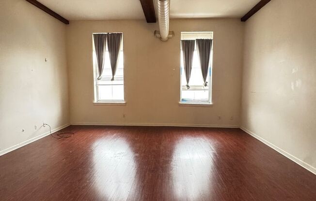 Studio, 1 bath, 650 sqft, $1,050, Unit 303