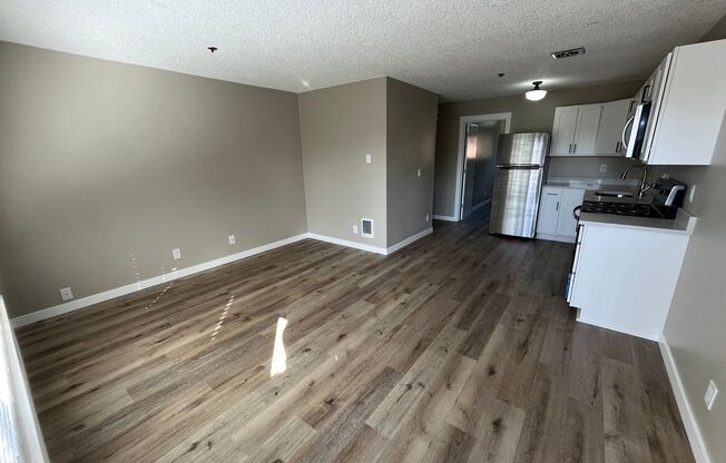 1 bed, 1 bath, 415 sqft, $1,395, Unit 19