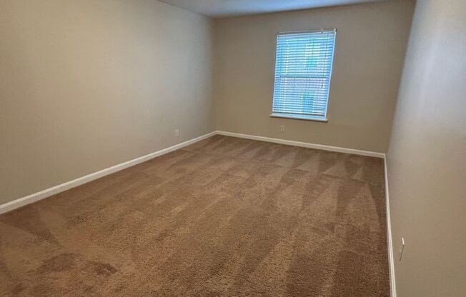 2 beds, 1 bath, 930 sqft, $1,100, Unit 4510-204