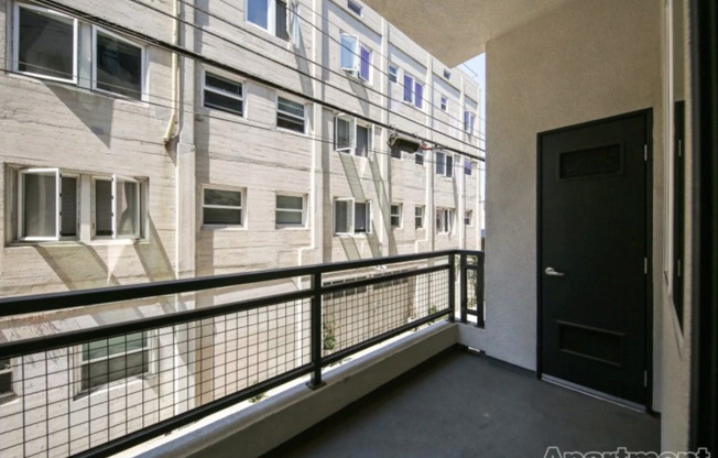 Studio, 1 bath, 605 sqft, $1,895, Unit Apt 307