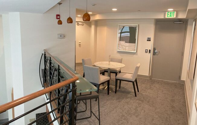 1 bed, 1 bath, $2,275, Unit Unit 461