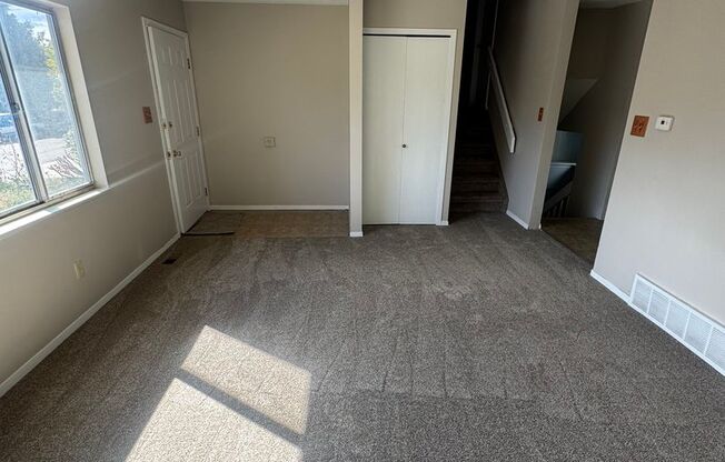 Lovely 3 bedroom 2 bath in North Colorado Springs