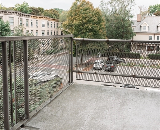 1 bed, 1 bath, 749 sqft, $2,700, Unit 301