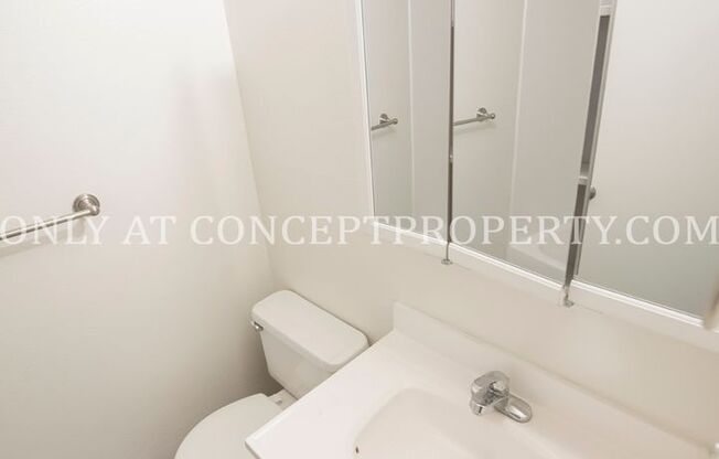 2 beds, 1 bath, 810 sqft, $1,375, Unit 100