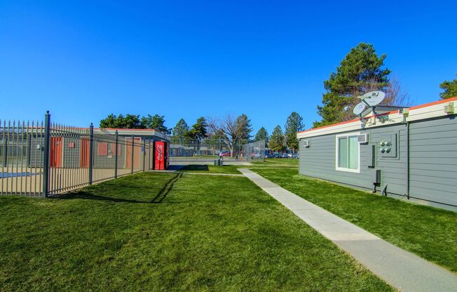 2 beds, 1 bath, 695 sqft, $1,245, Unit 505 O8