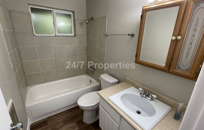 2 beds, 1 bath, $1,395, Unit 07