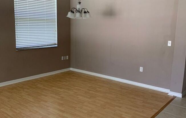 Beautiful 4/2 home in Lovely Venetian Bay Gated Community