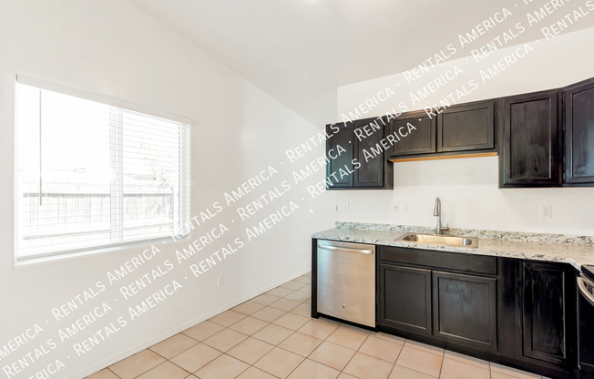 2502 N COLUMBUS BLVD