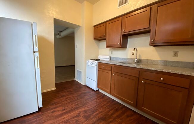 3 beds, 1 bath, $2,350, Unit 345204