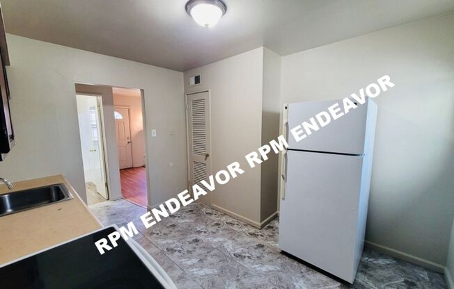 1 bed, 1 bath, 510 sqft, $700, Unit 6149 Garfield Ave