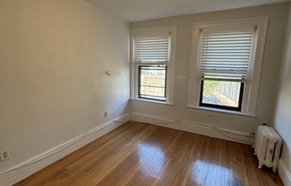 3 beds, 1 bath, 1,100 sqft, $4,500, Unit 17