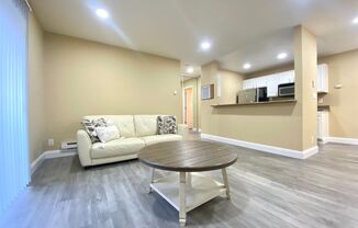 Upgraded 2 Bed 2 Bath Condo for lease in Fremont!