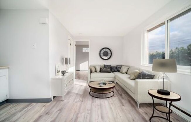 1 bed, 1 bath, 450 sqft, $857, Unit Unit 6592-20