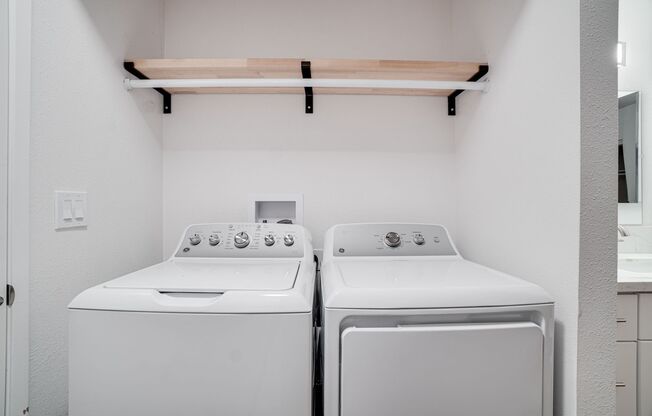 1 bed, 1 bath, 700 sqft, $2,195, Unit 13