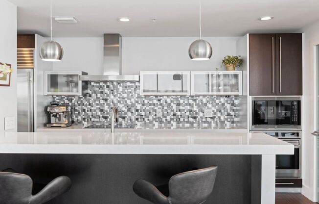 Large Corner Unit at STAR TOWER!