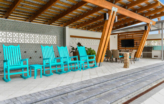Poolside Seating at Centre Pointe Apartments in Melbourne, FL