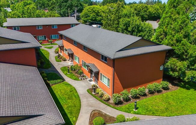 Lincoln Court Townhomes - Beautiful 2-Bedroom, 1.5 Bath, Pet-Friendly Townhome in a Great Fairview location with ample Parking!