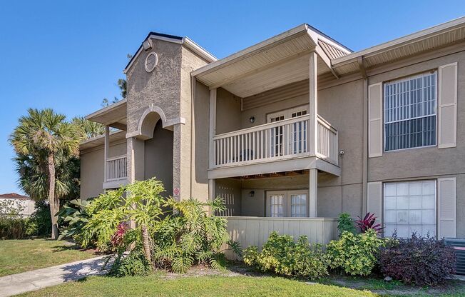 1/1 Condo in Altamonte Springs ~ New Flooring, Granite Counters, SS Appliances!
