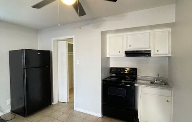 Studio, 1 bath, 455 sqft, $775, Unit 18-1804