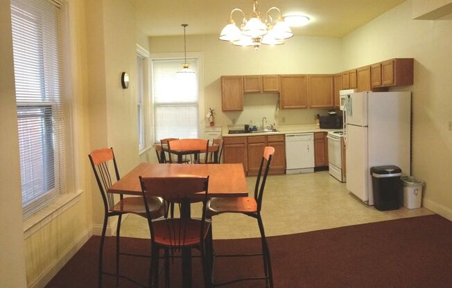 1 bed, 1 bath, $740, Unit 2