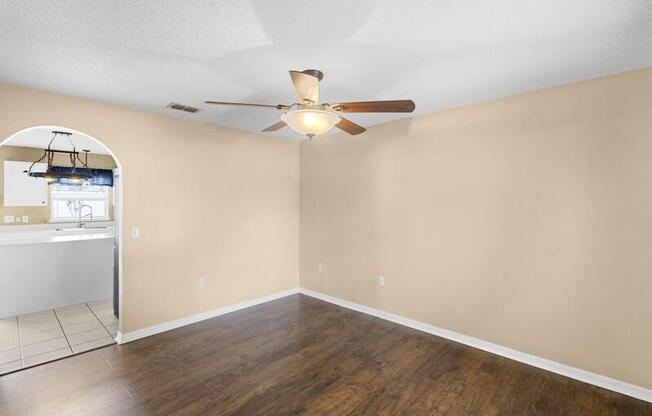 4657 WILLAMETTE CIR