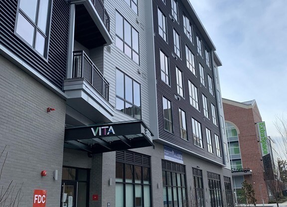 1 bed, 1 bath, 790 sqft, $3,250, Unit 313