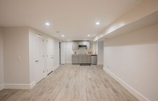 1 bed, 1 bath, $1,595, Unit (Unit B)