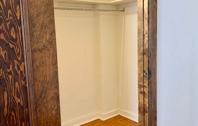 Studio, 1 bath, 300 sqft, $1,585, Unit 530-501