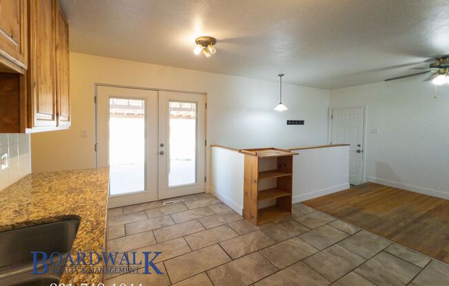 5 beds, 2 baths, $2,295