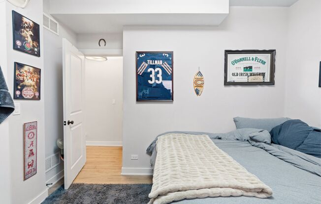 4 beds, 2 baths, 950 sqft, $5,500, Unit 924-1E