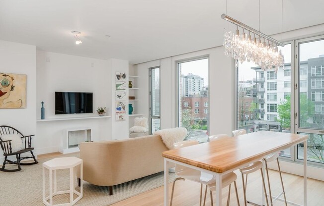 MOVE IN SPECIAL: $500 OFF! Stunning Condo in the Pearl District - Floor to Ceiling Windows