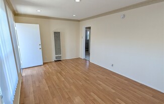 218 N NORMANDIE AVE