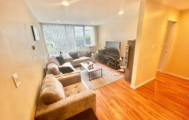 2 beds, 1 bath, 768 sqft, $2,350, Unit 101