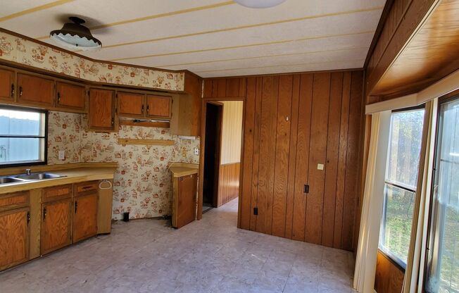 2 bedroom / 2 bathroom mobile home READY NOW!