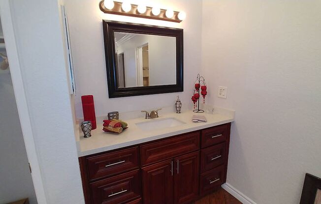 2 beds, 2 baths, 910 sqft, $2,650, Unit 205