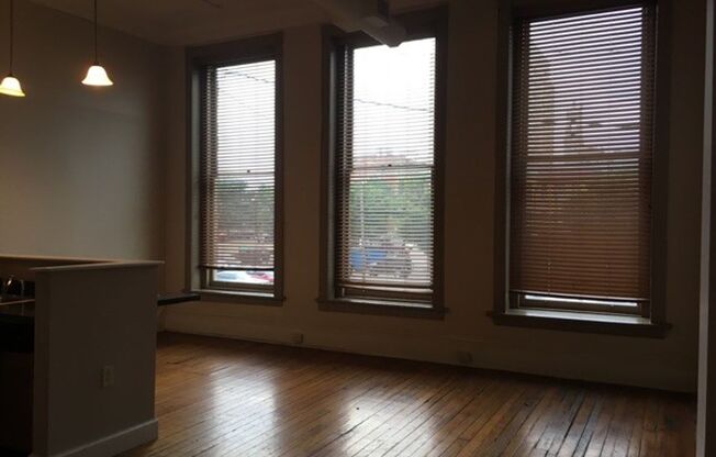 2 beds, 2 baths, 900 sqft, $1,850, Unit 403