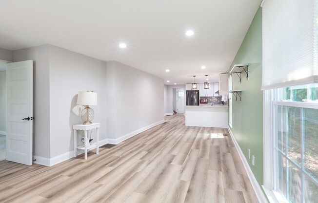 Updated 3bd/2ba Ranch Blocks From Downtown East Point and Close to Airport!