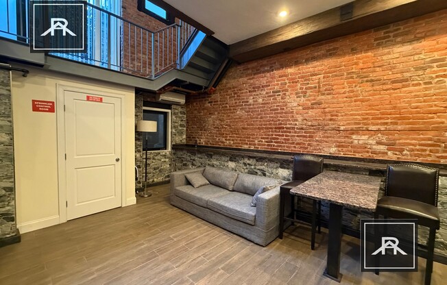 1020 COMMONWEALTH AVE