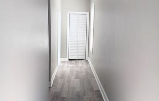 2 beds, 1 bath, $1,250, Unit 2R