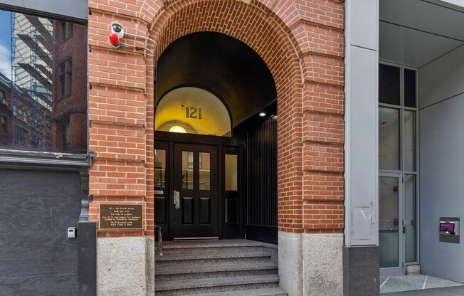 121 123 BCH ST