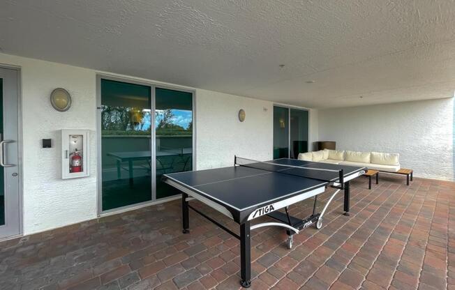 2 beds, 2 baths, 954 sqft, $2,500