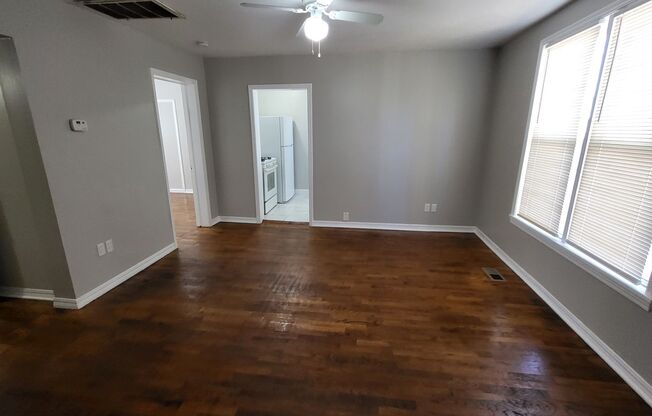 3 bedroom, 1.5 bathroom house located in Edmond, OK with central heat and air