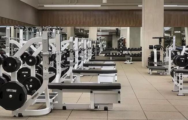 1 bed, 1 bath, 631 sqft, $5,600, Unit 15J