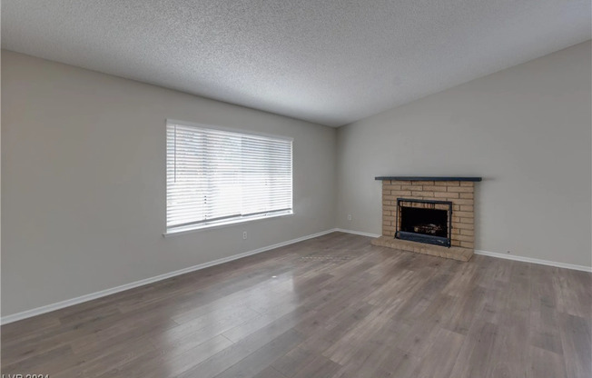 1738 MAPLETON LN