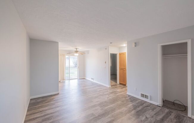 2 beds, 1 bath, 819 sqft, $1,295, Unit 1045