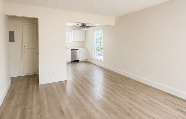 2 beds, 1 bath, 900 sqft, $1,500, Unit 22