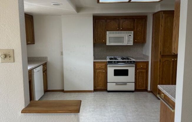 3 beds, 2 baths, $2,200