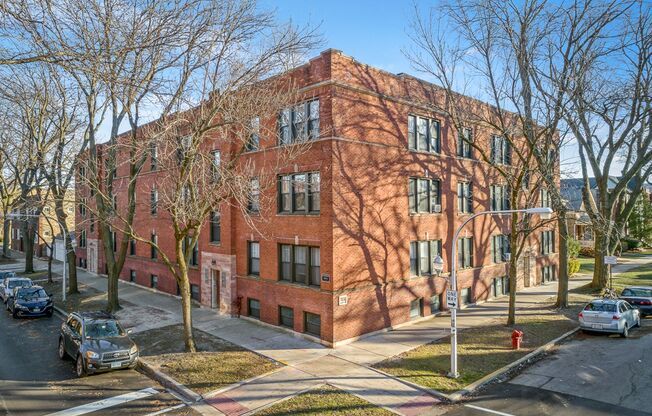 4951-53 N. Oakley / 2251-57 W. Argyle