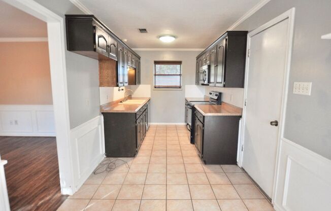 3 beds, 2 baths, $1,695