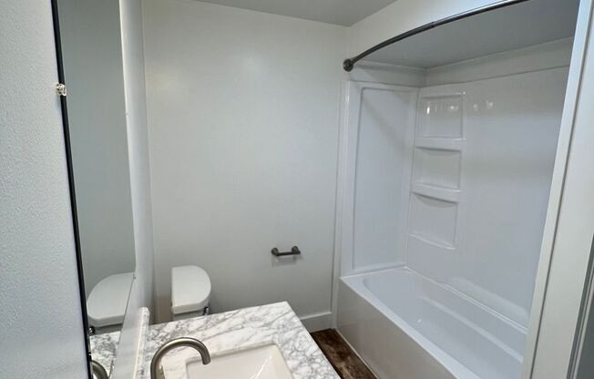 2 beds, 1 bath, $995, Unit 1124 N 21st St - 1A